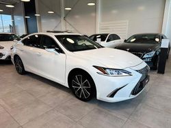 Begagnad 2024 Lexus ES300H Limited Edition Sedan | 429 900 kr (Marknadspris)