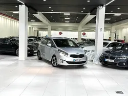 Grå Begagnad 2016 Kia Carens Minibuss | 139 898 kr (Bra pris)