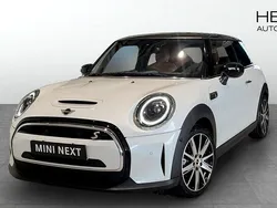 Vit (white) Begagnad 2023 Mini Cooper SE Halvkombi | 258 700 kr (Marknadspris)