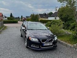 Blå Begagnad 2011 Volvo V70 R-Design Kombi | 110 000 kr (Lite dyr)