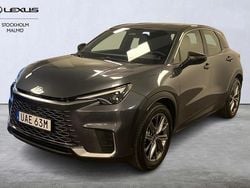 Grå Ny 2025 Lexus LBX SUV | 359 000 kr (Marknadspris)