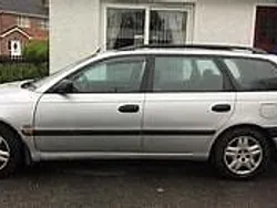 Silver Begagnad 2003 Toyota Avensis Kombi | 5 000 kr (Superpris)