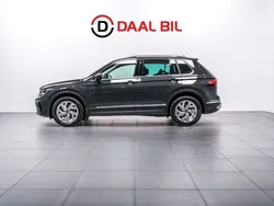 Grå Begagnad 2021 VW Tiguan SUV | 239 700 kr (Superpris)