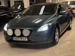 Blå Begagnad 2014 Volvo V40 Momentum Kombi | 109 900 kr (Bra pris)