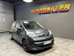 Grå Begagnad 2006 Peugeot 107 Halvkombi | 29 900 kr (Marknadspris)