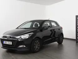 Svart Begagnad 2017 Hyundai i20 Comfort Halvkombi | 79 800 kr (Marknadspris)