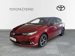 Röd Begagnad 2018 Toyota Auris Hybrid Touch Halvkombi | 174 000 kr (Marknadspris)