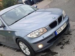 Blå Begagnad 2006 BMW 116 Advantage Halvkombi | 33 000 kr (Marknadspris)