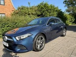 Blå Begagnad 2022 Mercedes A180 AMG Halvkombi | 279 000 kr (Marknadspris)