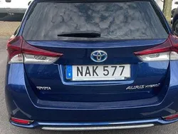 Blå Begagnad 2016 Toyota Auris Touring Sports Active Kombi | 136 000 kr (Marknadspris)