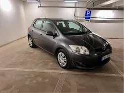 Grå Begagnad 2007 Toyota Auris Halvkombi | 59 900 kr (Marknadspris)