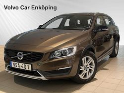 Brun Begagnad 2016 Volvo V60 CC Summum Kombi | 219 900 kr (Bra pris)