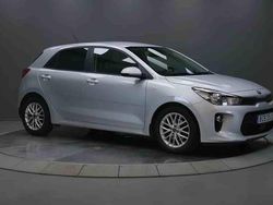 Grå Begagnad 2020 Kia Rio Halvkombi | 159 000 kr