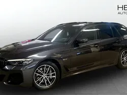 Grå (grey) Begagnad 2021 BMW 530e M Sport Kombi | 428 700 kr (Marknadspris)