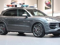 Grå Begagnad 2024 Porsche Cayenne S E-Hybrid SUV | 1 179 000 kr