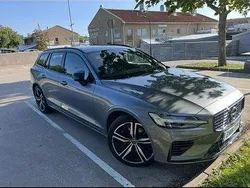 Grå Begagnad 2021 Volvo V60 R-Design Kombi | 339 000 kr (Marknadspris)