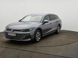 Mörkgrå Begagnad 2024 VW Passat Business Kombi | 338 900 kr (Dyr)