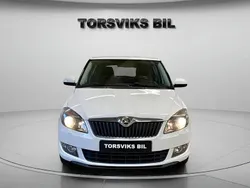 Vit Begagnad 2014 Skoda Fabia Ambiente Halvkombi | 69 900 kr (Marknadspris)