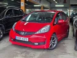 Röd Begagnad 2015 Honda Jazz Halvkombi | 99 999 kr (Marknadspris)