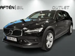 Svart Begagnad 2019 Volvo V60 CC Momentum Kombi | 284 900 kr (Lite dyr)