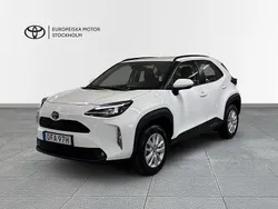 Vit Begagnad 2024 Toyota Yaris Cross Active SUV | 274 898 kr (Marknadspris)