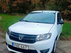 Vit Begagnad 2016 Dacia Sandero Halvkombi | 66 000 kr (Bra pris)