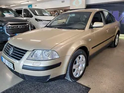Ljusbrun (guld) Begagnad 2004 VW Passat Trendline Sedan | 39 000 kr