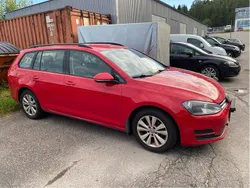 Röd Begagnad 2014 VW Golf VII Kombi | 25 000 kr