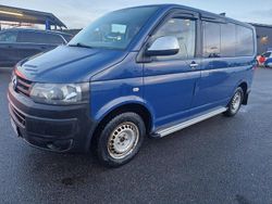 Blå Begagnad 2011 VW Caravelle Minibuss | 79 900 kr
