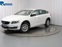 Vit Begagnad 2015 Volvo V60 CC Business Edition Kombi | 154 800 kr