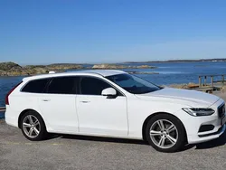 Vit Begagnad 2018 Volvo V90 Momentum Kombi | 129 000 kr