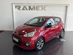Röd Begagnad 2015 Hyundai i10 Halvkombi | 59 000 kr (Marknadspris)