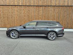 Grå Begagnad 2020 VW Passat Executive Kombi | 245 000 kr (Marknadspris)