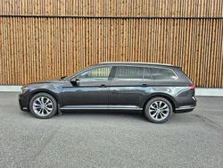 Grå Begagnad 2020 VW Passat Executive Kombi | 249 000 kr (Marknadspris)