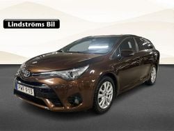 Brun Begagnad 2015 Toyota Avensis Active Kombi | 159 000 kr (Marknadspris)