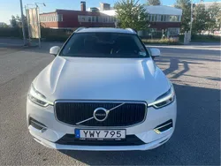 Vit Begagnad 2019 Volvo XC60 Momentum SUV | 299 000 kr (Marknadspris)