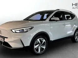 Vit (white) Begagnad 2022 MG ZS Luxury Sedan | 239 900 kr (Superpris)