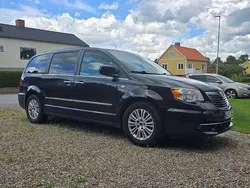 Svart Begagnad 2012 Lancia Voyager Minibuss | 99 900 kr (Marknadspris)