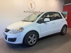 Vit Begagnad 2011 Suzuki SX4 Halvkombi | 44 900 kr (Marknadspris)