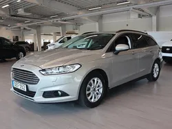 Grå (tectonic silver metallic) Begagnad 2016 Ford Mondeo Kombi | 135 800 kr (Lite dyr)