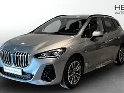 Grå (grey) Begagnad 2024 BMW 225 Active Tourer M Sport Minibuss | 420 700 kr (Marknadspris)