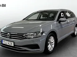 Grå Begagnad 2024 VW Passat Kombi | 309 800 kr (Bra pris)