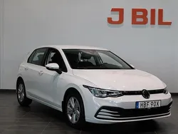 Vit Begagnad 2020 VW Golf VIII Kombi | 239 900 kr (Marknadspris)