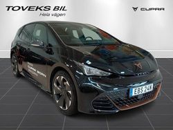 Svart (midnight black metallic) Begagnad 2025 Cupra Born e-Boost Halvkombi | 349 900 kr (Lite dyr)
