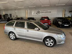 Ljusbrun Begagnad 2012 Skoda Octavia Elegance Kombi | 80 000 kr (Marknadspris)