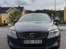 Grå Begagnad 2014 Volvo V70 Kinetic Kombi | 137 000 kr (Marknadspris)