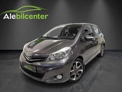 Mörkgrå Begagnad 2013 Toyota Yaris Trend Halvkombi | 94 900 kr (Marknadspris)