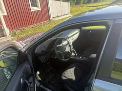 Grå Begagnad 2005 Mercedes C180 Sedan | 38 000 kr (Marknadspris)