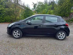 Svart Begagnad 2015 Peugeot 208 Halvkombi | 65 000 kr (Marknadspris)