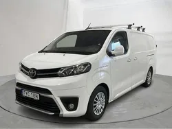 Svart Begagnad 2022 Toyota Proace Van | 259 000 kr